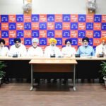 जेई और आर्किटेक्ट रिश्वत लेते पकड़े गए