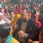 सरकारी स्कूल की प्रधानाध्यापिका को शिक्षक ने कक्षा के अंदर गोली मारी