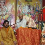 बस स्टॉप के पास विवाहित व्यक्ति और 15 वर्षीय लड़की का शव लटका मिला