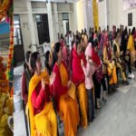 भोलेनाथ को पंचामृत स्नान करवाकर मांगी मनोकामनाएं