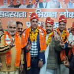 मुंबई मैराथन में दौड़े करनाल के डा. बलबीर विर्क और प्रवेश गाबा